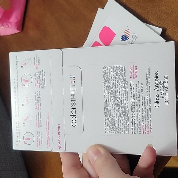 Color street - Picture 2 of 2